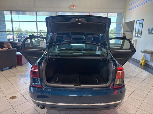 Used 2018 Volkswagen Passat 2.0T SE FWD image 11
