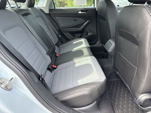 Used 2025 Volkswagen Jetta SE FWD image 15