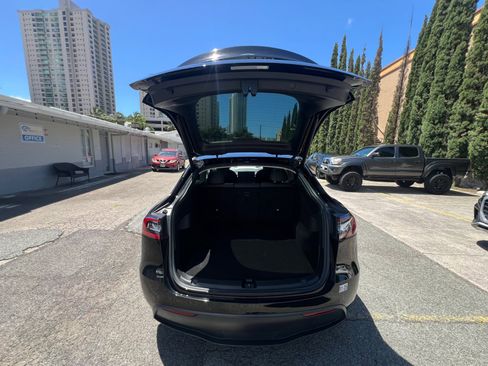 Used 2021 Tesla Model Y Long Range image 28