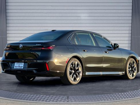 New 2026 BMW 740i w/ Executive Package image 4