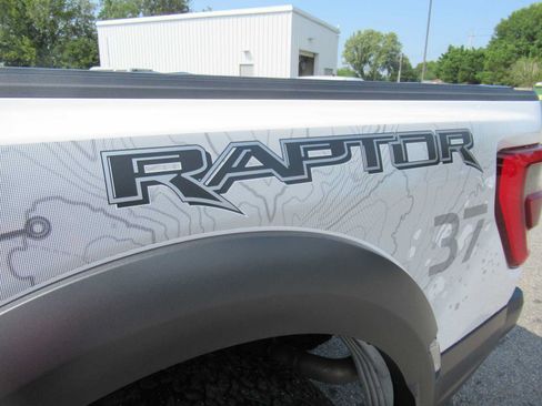 Used 2022 Ford F150 Raptor w/ Raptor 37 Performance Package AWD/4WD image 13