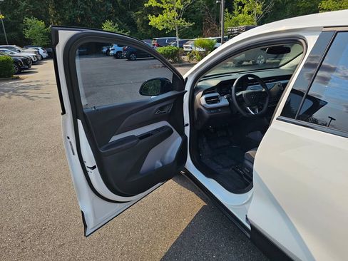 New 2027 Chevrolet Bolt LT w/ Comfort Package FWD image 18
