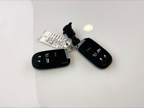 Used 2020 Jeep Cherokee Limited FWD image 14