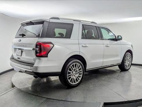 Used 2024 Ford Expedition Limited image 7