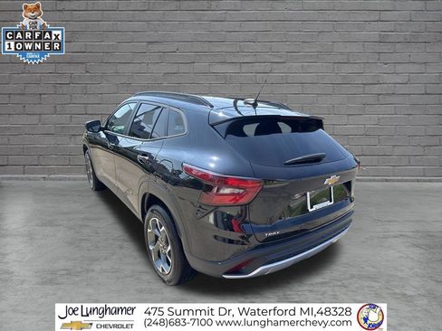 Used 2024 Chevrolet Trax LT w/ Driver Confidence Package FWD image 6