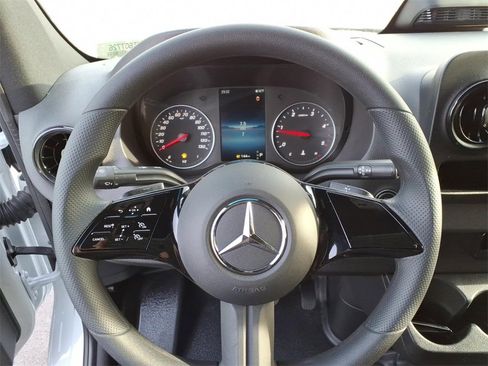 New 2026 Mercedes-Benz Sprinter 2500 image 18