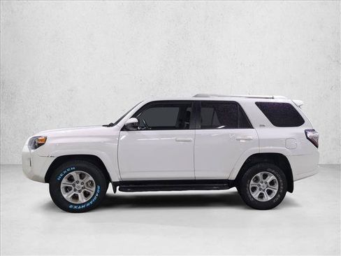 Used 2016 Toyota 4Runner SR5 RWD image 8