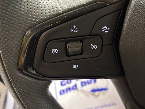 Used 2025 Chevrolet Trax LS w/ LS Convenience Package image 12