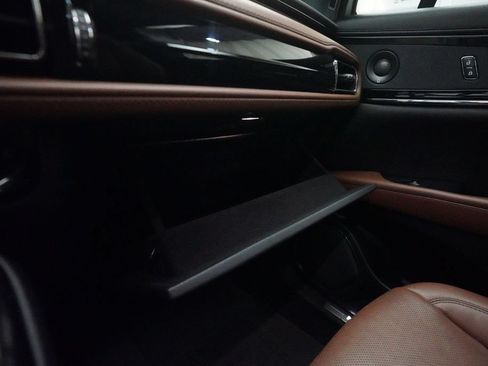 Used 2023 Lincoln Nautilus Reserve w/ Luxury Package AWD/4WD image 30