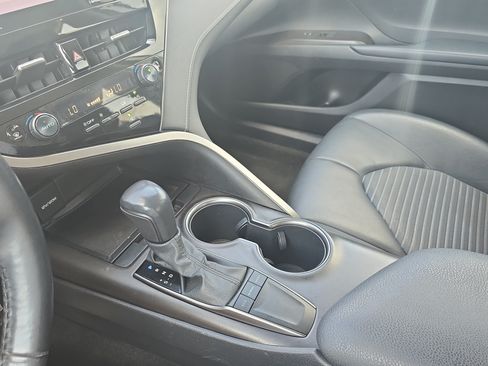 Used 2022 Toyota Camry SE FWD image 22