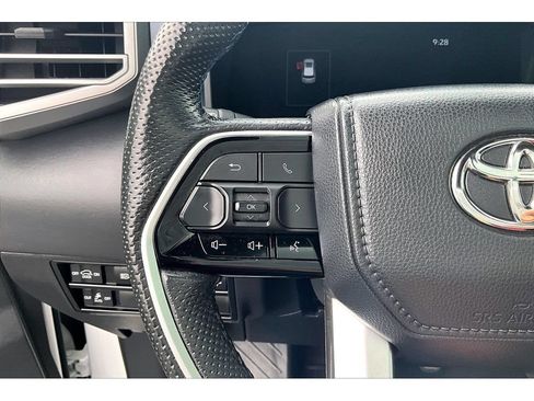 Used 2024 Toyota Sequoia Platinum AWD/4WD image 11