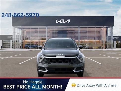 Used 2025 Kia Sportage LX image 2