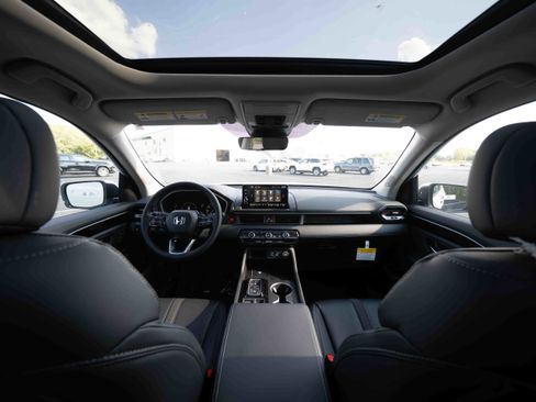 New 2025 Honda Pilot Touring image 19