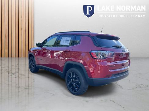 New 2026 Jeep Compass Latitude image 7