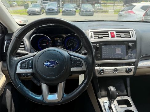 Used 2017 Subaru Outback 2.5i Premium AWD/4WD image 8
