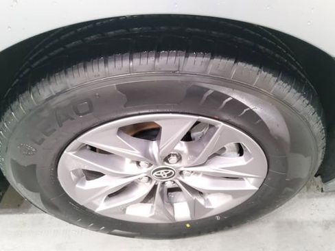 Used 2024 Toyota Sienna XLE FWD image 44