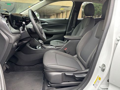 Used 2025 Buick Encore GX Preferred FWD image 22