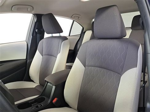 Used 2025 Toyota Corolla LE image 20