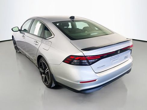 Used 2023 Honda Accord Sport image 6