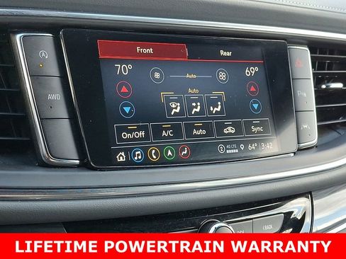Used 2024 Buick Enclave Premium image 18