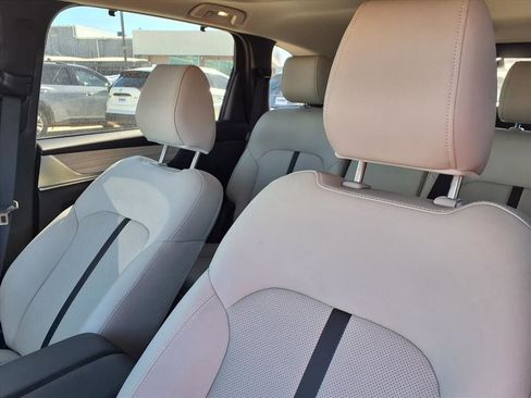 Used 2025 MAZDA CX-70 Plug-In Hybrid w/ Premium Pkg image 18