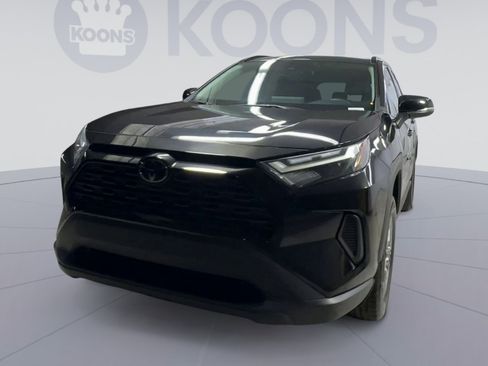 Used 2024 Toyota RAV4 XLE w/ Weather Package AWD/4WD image 4