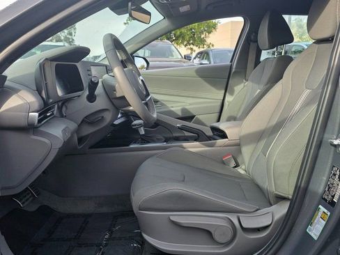 Certified 2025 Hyundai Elantra Sport image 7