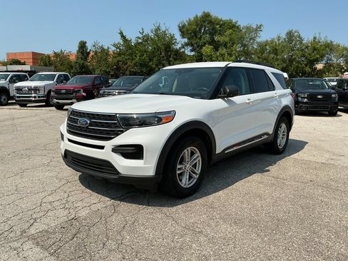 Used 2023 Ford Explorer XLT AWD/4WD image 1