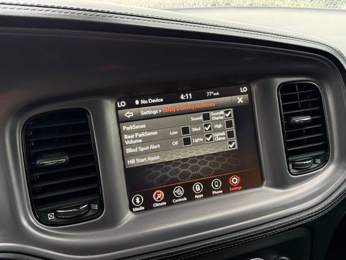Used 2023 Dodge Charger R/T w/ Plus Group RWD image 39