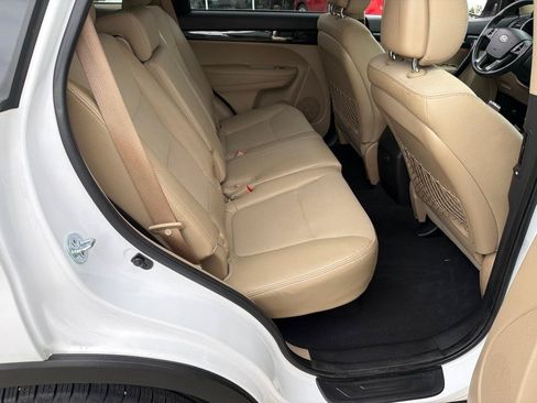Used 2011 Kia Sorento EX FWD image 10
