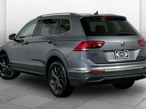 Used 2024 Volkswagen Tiguan SE FWD image 11