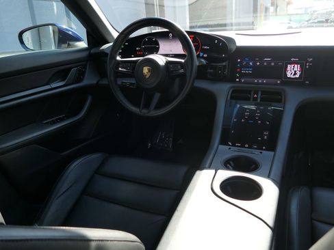 Used 2021 Porsche Taycan image 24