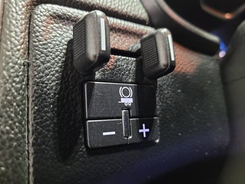 Used 2018 Chevrolet Colorado ZR2 w/ ZR2 Midnight Special Edition image 42