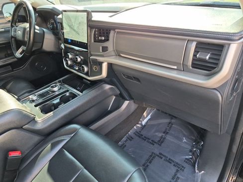 Used 2023 Ford Expedition XLT AWD/4WD image 24
