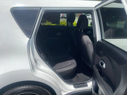 Used 2015 Kia Soul FWD image 15