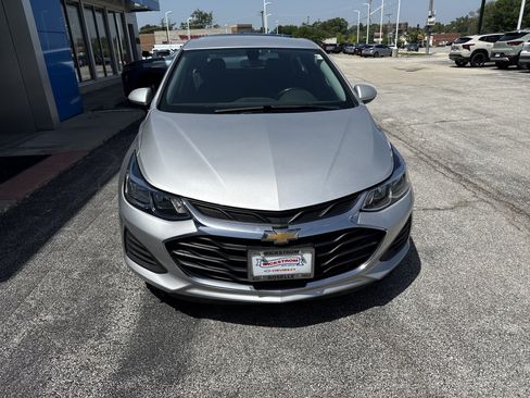 Used 2019 Chevrolet Cruze LS w/ LS Convenience Package FWD image 3