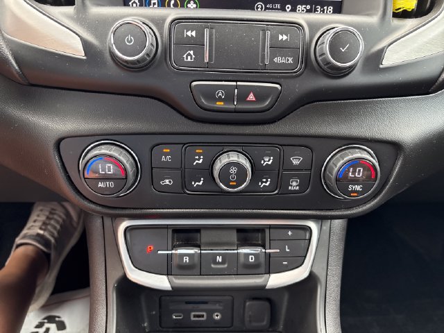 Used 2022 GMC Terrain SLT w/ LPO, Floor Liner Package AWD/4WD image 16