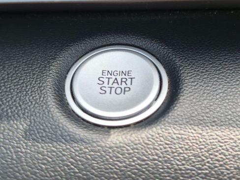 Used 2022 Hyundai Elantra SEL w/ Convenience + Premium Package FWD image 22