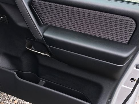 Used 2011 Nissan Titan SV w/ SV Value Truck Pkg image 17