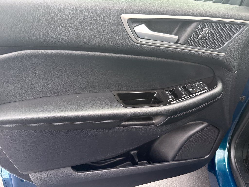 Used 2020 Ford Edge SEL w/ Convenience Package AWD/4WD image 9
