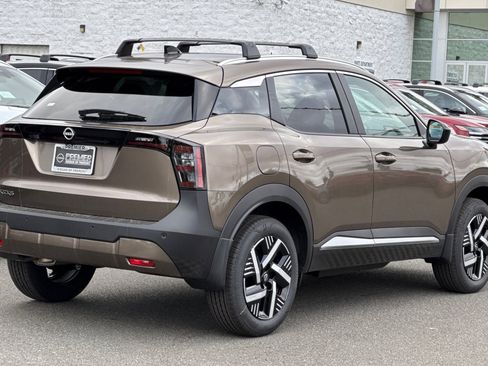 New 2026 Nissan Kicks SV w/ SV Premium Package image 4