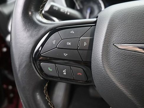 Used 2020 Chrysler Pacifica Touring w/ S Appearance Package FWD image 30