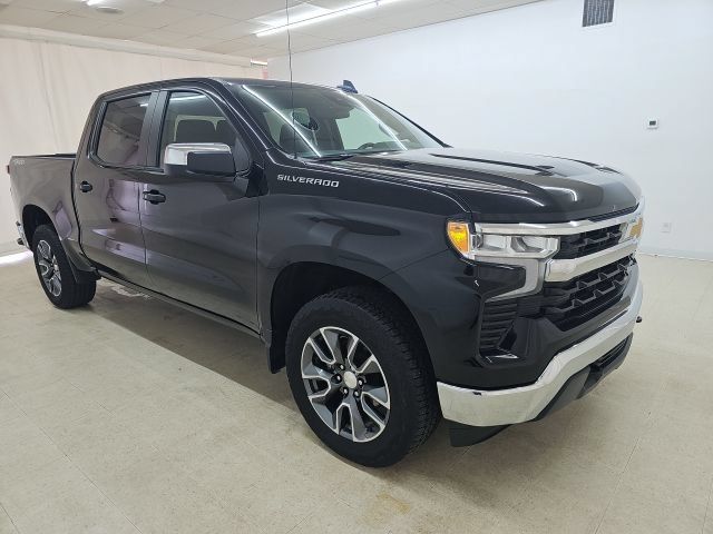 Used 2023 Chevrolet Silverado 1500 LT AWD/4WD image 30