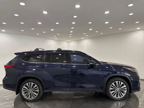 Used 2021 Toyota Highlander Limited image 40
