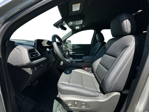 New 2026 Chevrolet Traverse LT w/ Driver Confidence Package FWD image 9