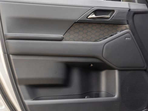 Used 2026 Lexus GX 550 w/ Accessory Package (2T) image 17