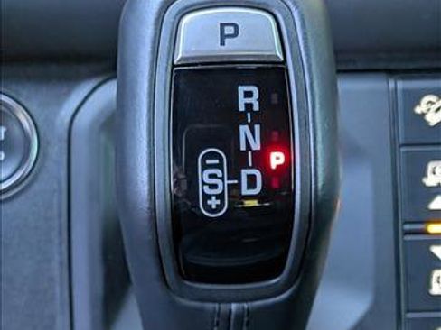 Certified 2023 Land Rover Defender 90 X-Dynamic SE image 16