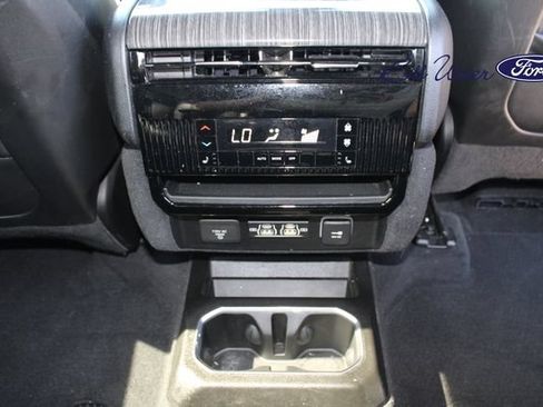 Used 2022 Jeep Wagoneer Series III w/ Convenience Group I AWD/4WD image 15