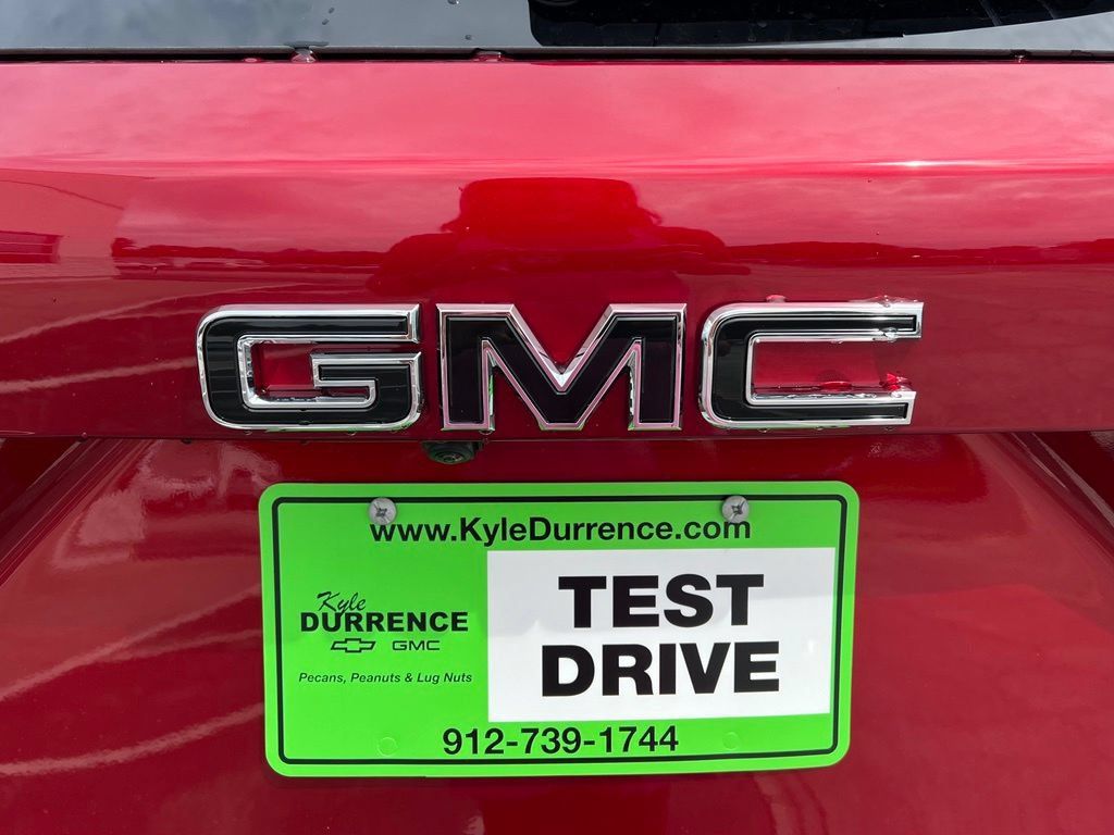 New 2027 GMC Terrain AT4 w/ LPO, Black Badging Package AWD/4WD image 7
