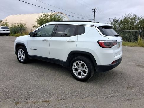 Used 2024 Jeep Compass Latitude AWD/4WD image 6